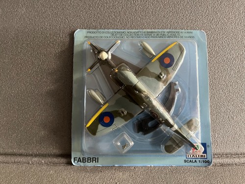 Avion miniature militaire - avion,