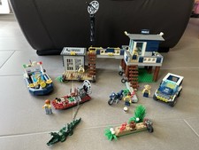 LEGO CITY 60069 LE POSTE DE POLICE DES MARAIS - LE COMMISSARIAT DES MARAIS