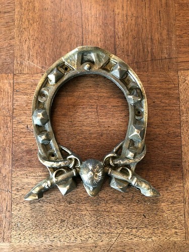Joli fer cheval - joli, a