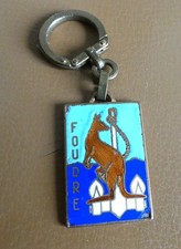 Ancien porte clé métal Augis