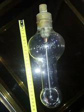 Ancienne lampe tube Géant