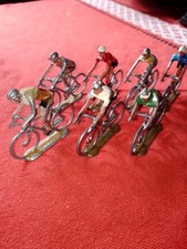 JOUETS ANCIENS  7 CYCLISTES ALUMINIUM " TOUR DE FRANCE " 