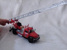 CAMION POMPIER GRANDE ECHELLE