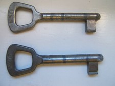 2 Clés Anciennes, Clefs pour porte, armoire, meuble  N40 et N50 .... vente 23G