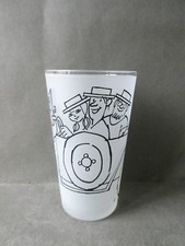 verre signé Cabu, sur le thème de l'automobile ancienne, vintage, humour