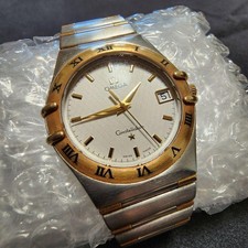 Montre à quartz Omega