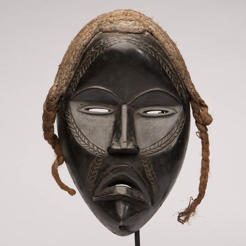 1374 masque dan avec - 1374, socle