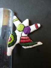 5 pin's en tissu fil fait main