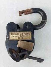 Ancien cadenas serrure