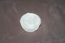 Bonbonnière /boîte bijoux ancienne en verre opaque blanc - Style Lalique