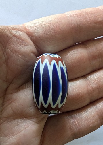 Perle ancienne chevrons - à, de