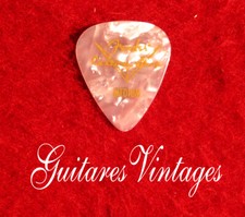 Rare FENDER CUSTOM SHOP Médiator MEDIUM White Pearl celluloid new old stock 