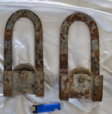 Deux grosses roues poulies anciennes de porte de grange fer à cheval Autres poss