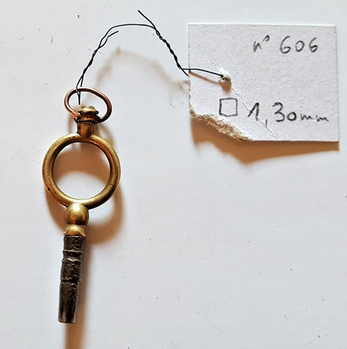 Clé remontoir pour montre - , à
