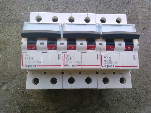 Lot disjoncteur bipolaire - disjoncteur,