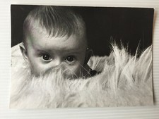 Carte Postale   ROBERT DOISNEAU   Sonia  1972  Photographie  Postcard  Enfant  