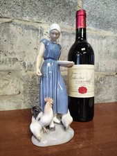 Figurine en porcelaine Royal