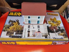 Mairie MKD 604 + halle à marchandises