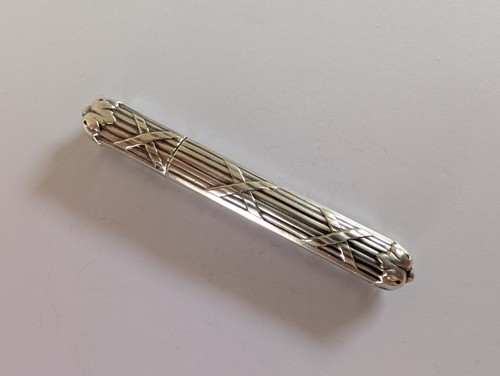 Ancien étui porte - Étui, aiguille