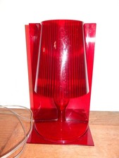 Belle Lampe de Table Kartell Modèle Take Rouge Design par  Ferruccio Laviani