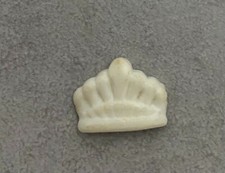 FEVE  rare COURONNE  PLASTIQUE