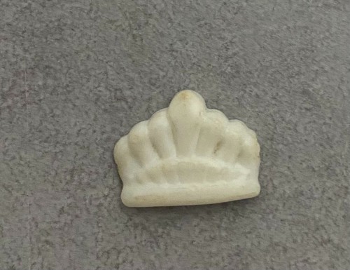 Feve rare couronne plastique - couronne,