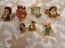 lot de 7 pins DISNEY (dont 4 grands en plastique)