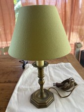 Petite lampe de chevet en