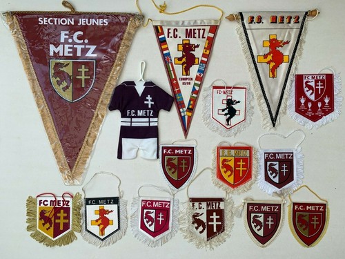 Lot fanions vintage - vintage,