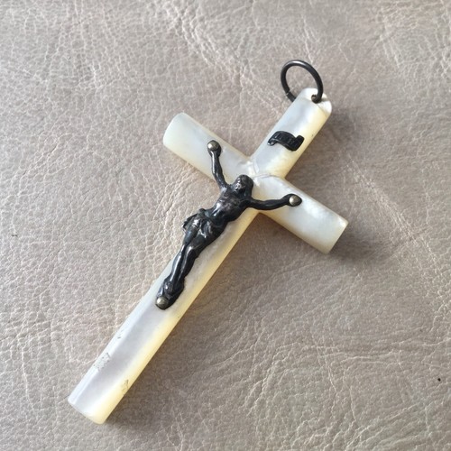 Croix nacre pectorale - croix,