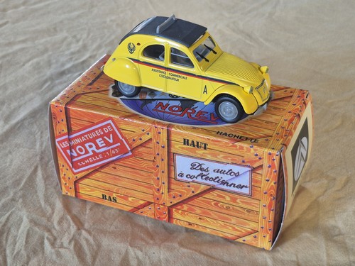 Voiture miniature citroën - citroën, 2cv