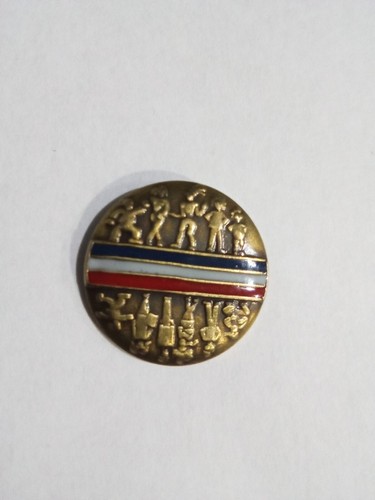 Pin insigne boutonnière - pin's,