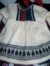 Lot 8 vêtements. Age de 6 mois à 18 mois dont 2 robes neuves avec étiquettes. 