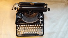 Ancienne machine à écrire Royal P88 portable noire typewriter