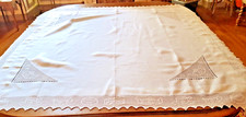 Nappe début XXe en coton brodée aux filets  - 123 cm x 129 cm