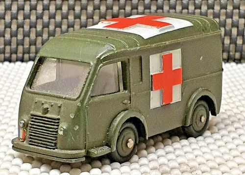Dinky toys military ambulance - military,