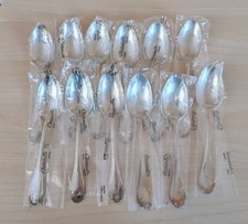 12 cuillers à dessert -