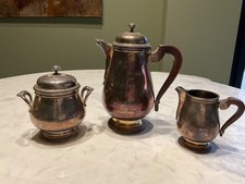 Christofle/ Gallia .  service à café 3 pièces en métal argenté.