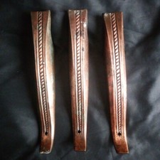 Trois garnitures de meuble