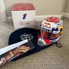 Max Verstappen Mini helmet 1:2