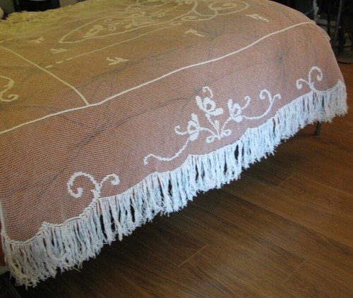 Dessus lit ancien - de, broderie