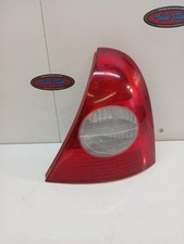 Enjoliveur de feu arriere droit RENAULT CLIO 2 PHASE 2 8200917487