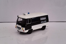Fourgon 1/43 - Ixo Altaya - Peugeot J7 - Police