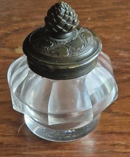 Ancien encrier en verre octogonal de bureau- couvercle sculpté gravé- écriture