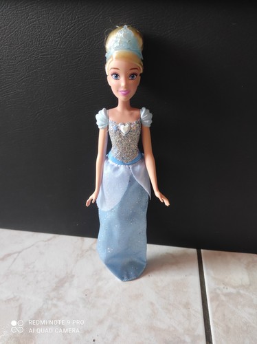 Poupée disney cendrillon - poupée,