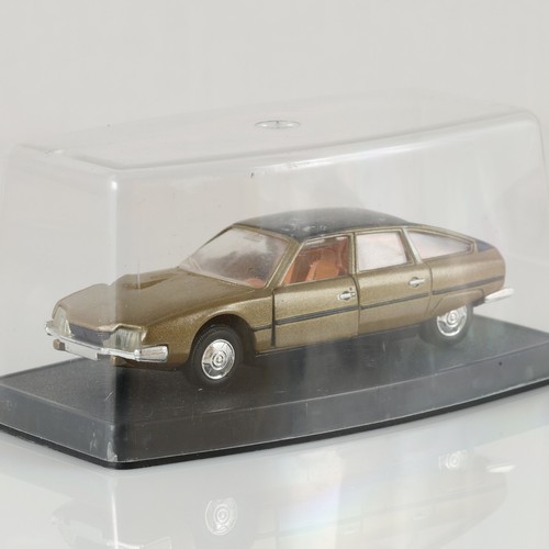 Scale carr citroën 2400 - scale,
