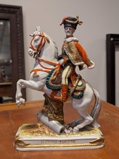 Statuette en porcelaine – Le