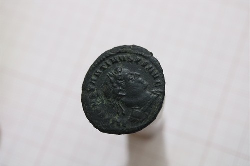 Roman follis - 🧭,