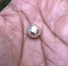 Boule religieuse en argent