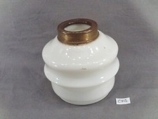 ancien réservoir en opaline blanche de lampe à pétrole Ø maxi 11,8 cm (CY12)